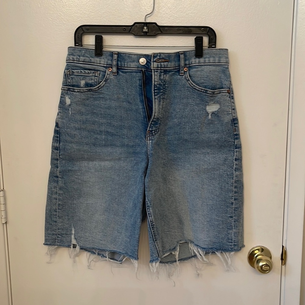 Express Bermuda Super high rise short